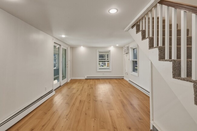 Photo - 1080 Shirley St