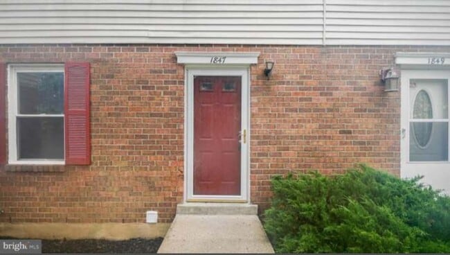 Building Photo - 1847 Hawk Ct