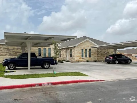 Building Photo - 4906 N Hiawatha Dr Rental