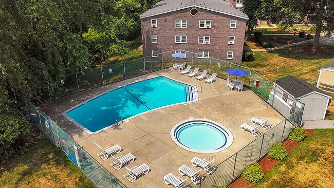 Spruce Knoll Pool