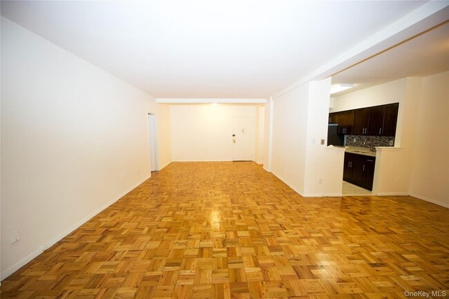 Photo - 5 Schenck Ave Unit 1i