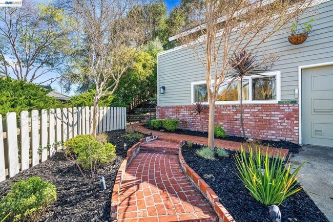 4262 Tamur Ct