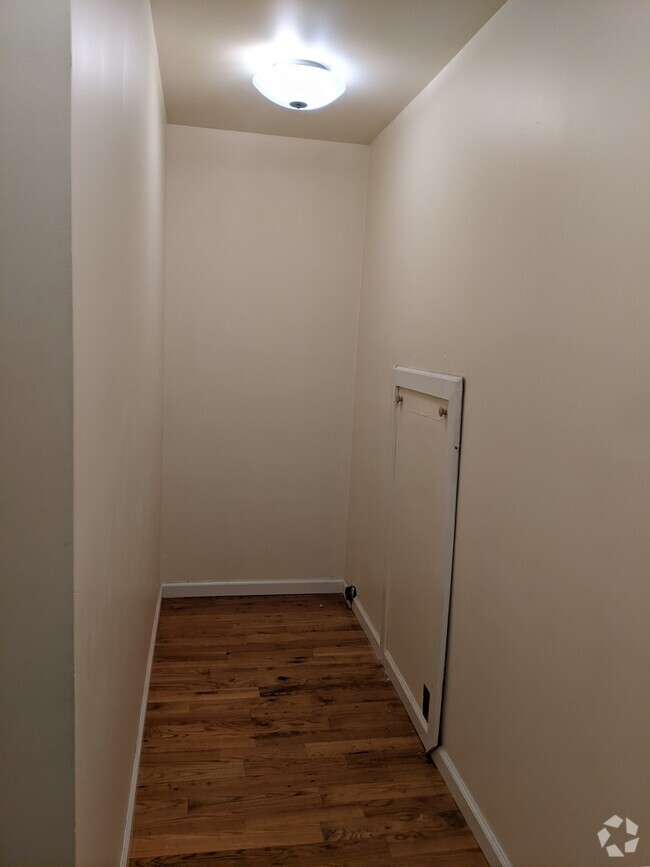 Building Photo - 4 Hillside Cv Unit Lake view Rental