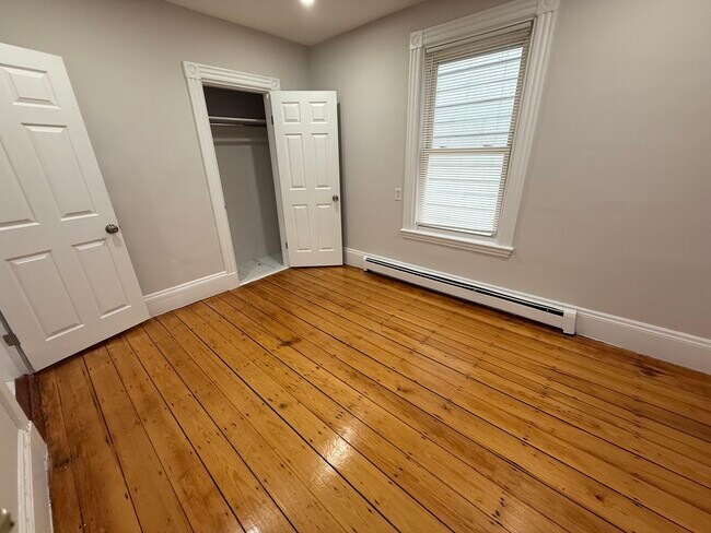 Photo - 22 Howell St