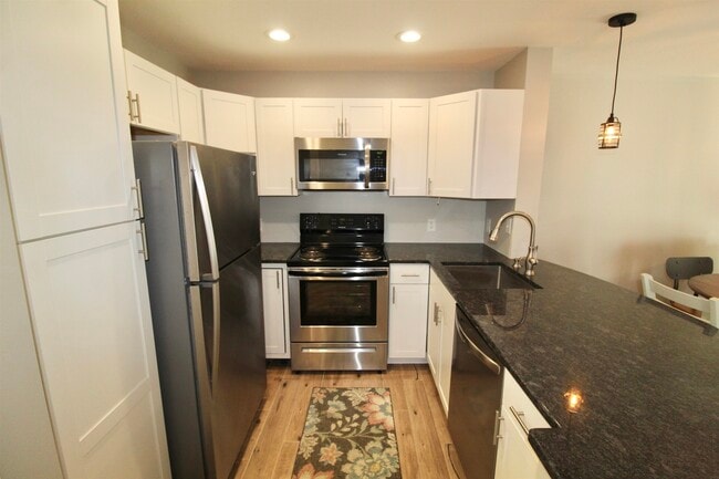 Photo - 1360 Hunters Rd Unit D