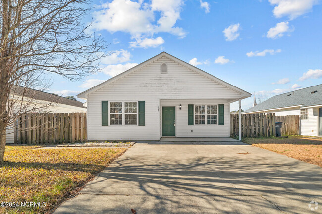 Building Photo - 125 Sanders St Rental