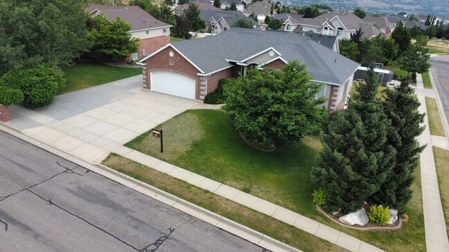 Photo - 5 bdrm 3bth Home 3 Car Garage Some utiliti...