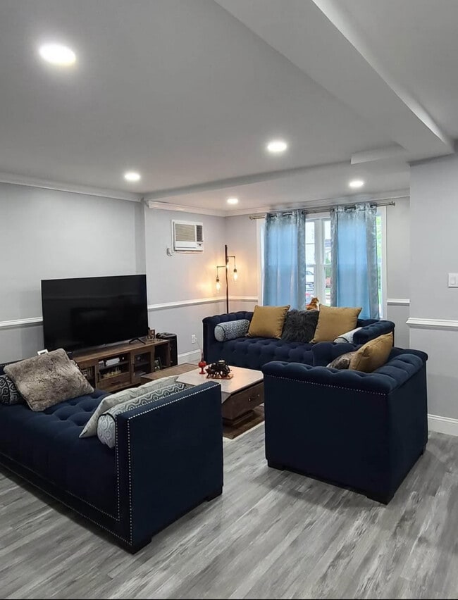 Photo - 645 4th St