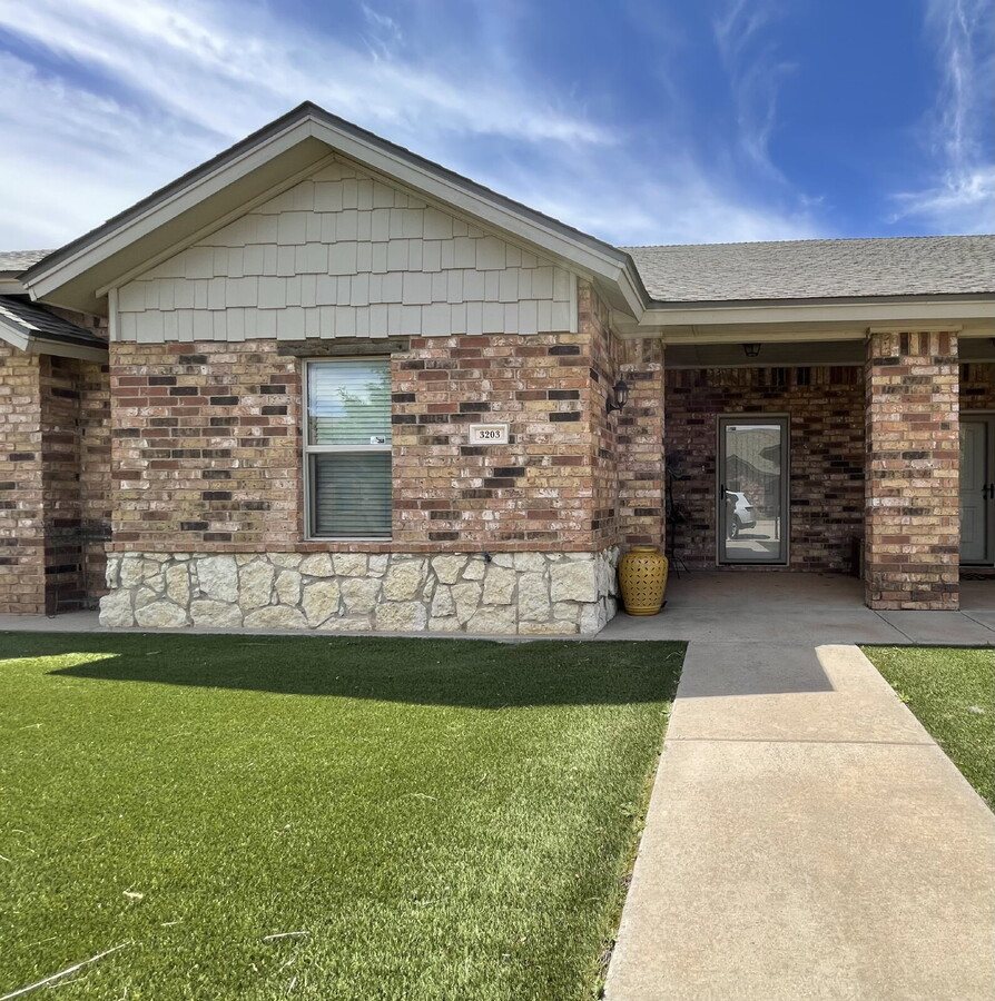 Cute 3/2/2 townhome in the Lubbock-Cooper ... - Cute 3/2/2 townhome in the Lubbock-Cooper ...