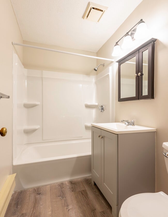 Ledgewood Court Apartments