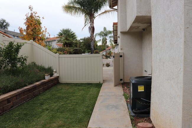 Photo - Spacious ALPINE 3 Bedroom 2.5 Bath 2 Story... Casa