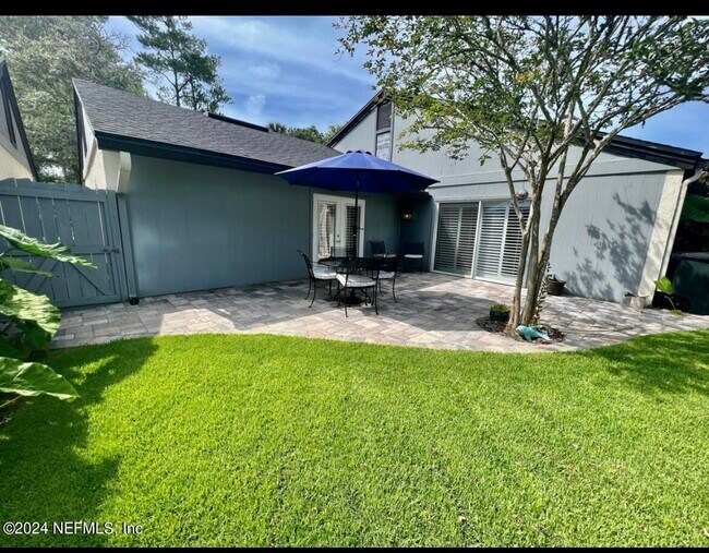 Photo - 184 Bermuda Ct