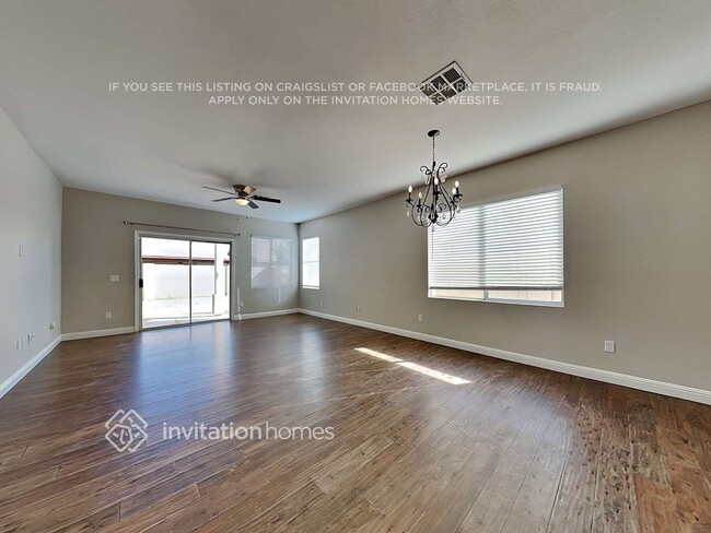 Photo - 686 E Colt Ct