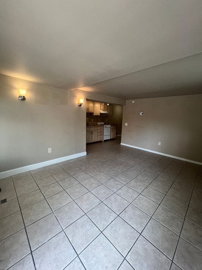 348 N Ninth St Unit Basement
