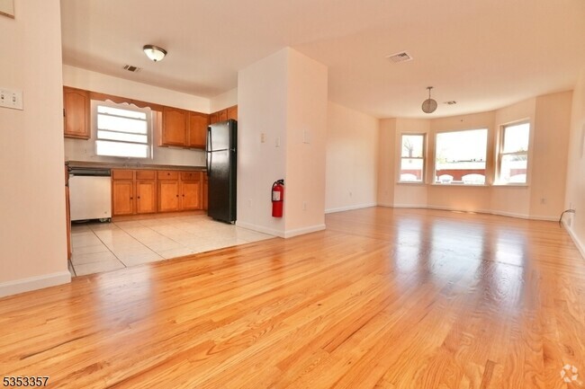 Building Photo - 22 Wakeman Ave Unit 2 Rental