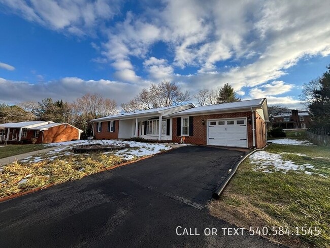 Photo - 136 Grimes St