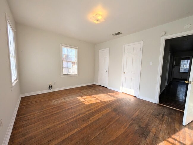 Photo - 2823 33rd St