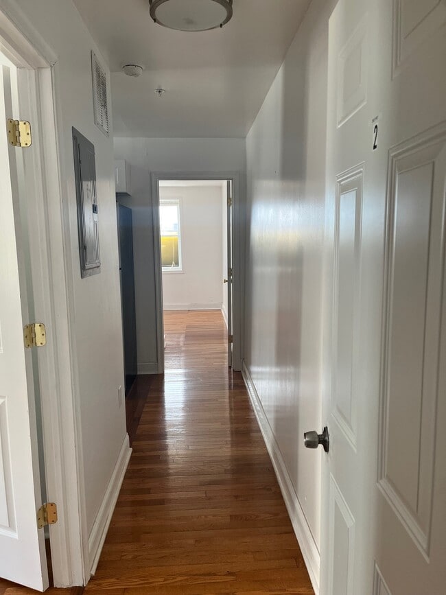 Building Photo - 901-3 Diamond St Unit 2F Rental