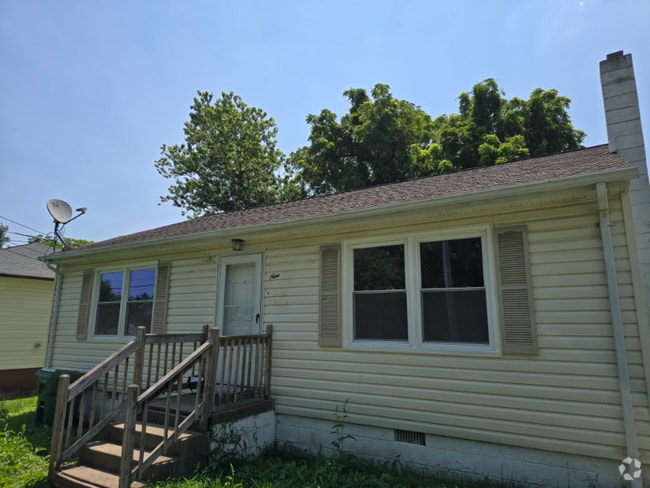 Building Photo - 5 N Fern Ave Rental