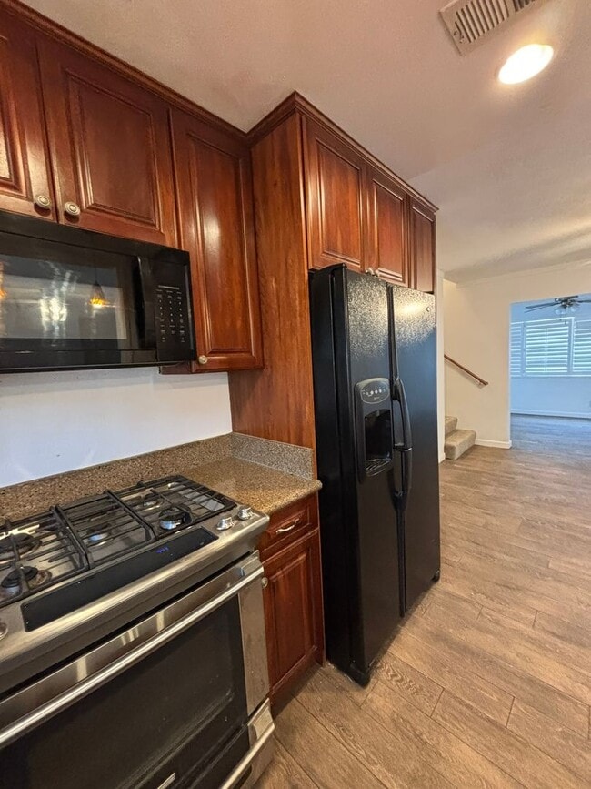 4122 Aragon Dr