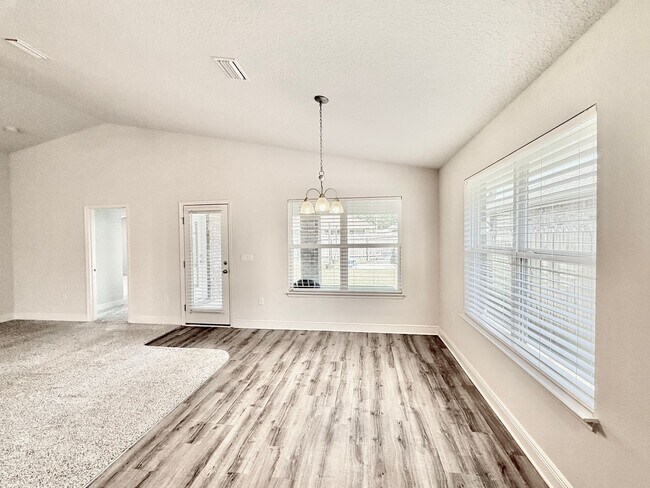 Photo - Spacious Home - Ashley Place