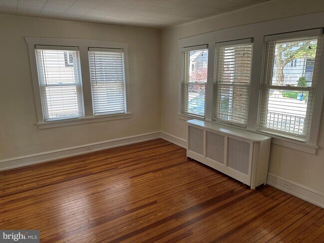 Photo - 128 E Franklin Ave