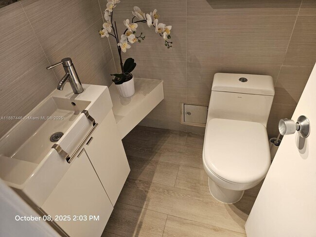 Photo - 300 Bayview Dr Unit 1402