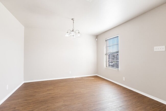 Photo - Well-Maintained 3-Bedroom Home – Ideal for Students & Professionals!