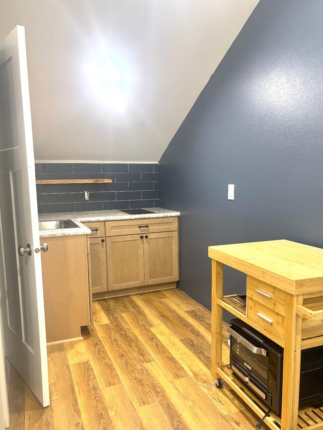 Photo - 1007 W Main St Unit A