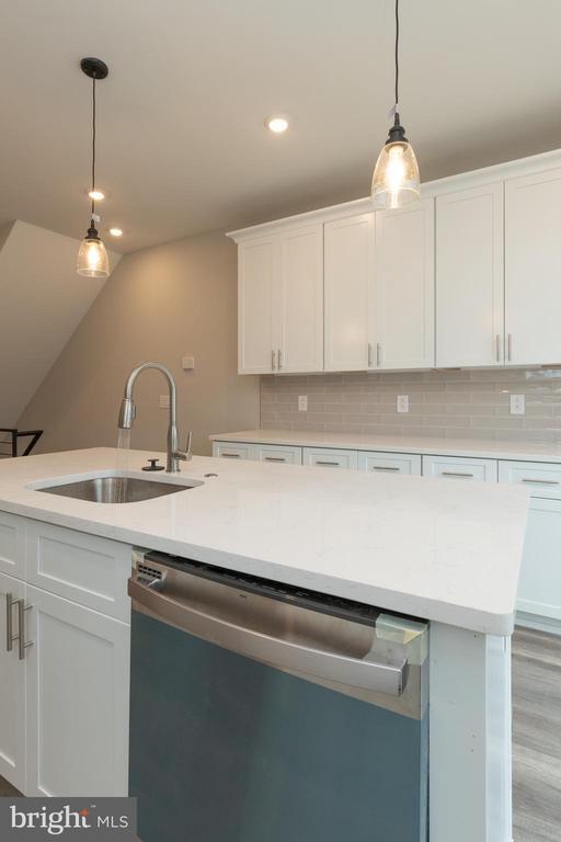 Photo - 138 W Huntingdon St Unit 1