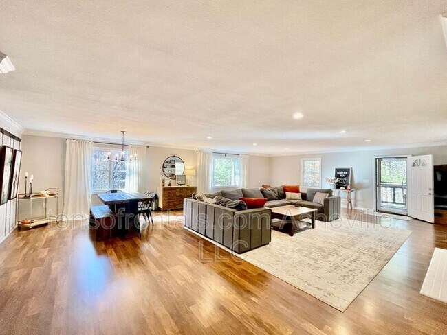 Photo - 18 Bran Rick Ln
