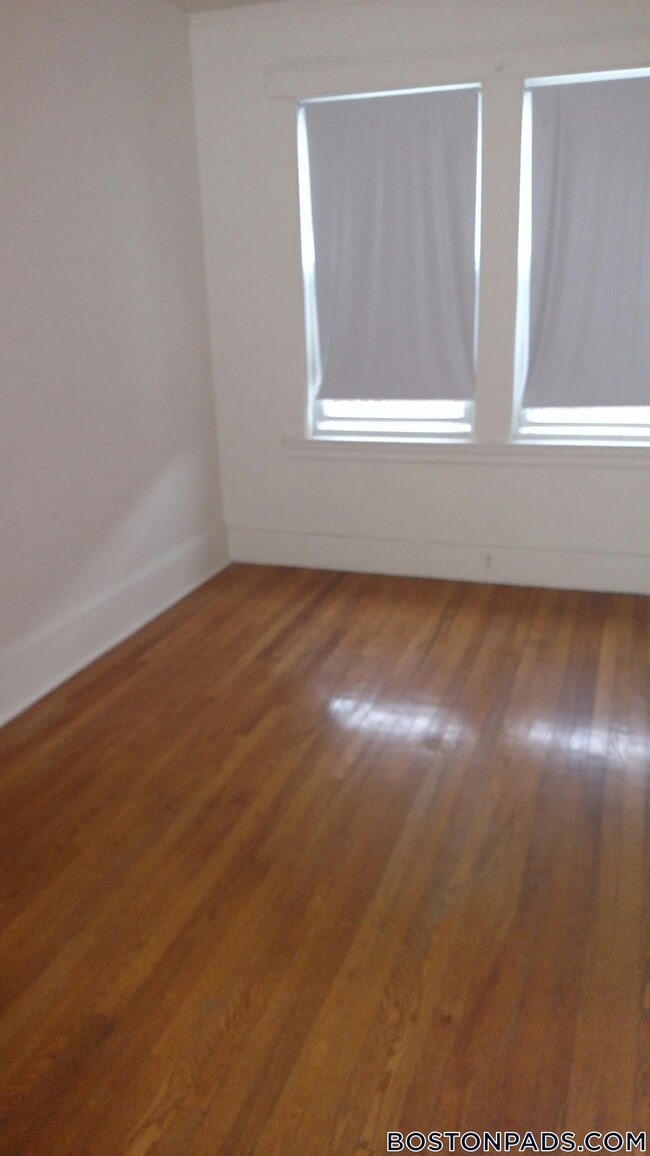 Building Photo - 157 Summer St