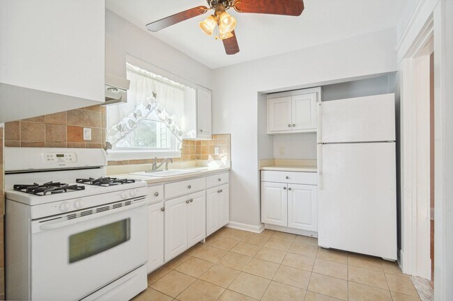 Photo - 84 Old Tappan Rd Unit 2