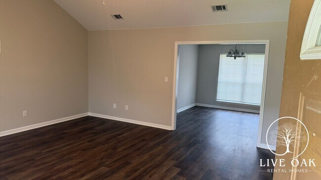 Photo - MOVE-IN SPECIAL: $500 OFF 1st MONTH'S RENT!**