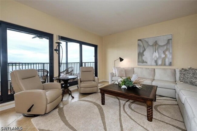 Photo - 334 La Peninsula Blvd Unidad 334