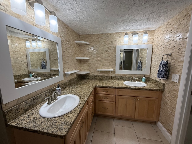 Photo - 13903 A Bardmoor Pl