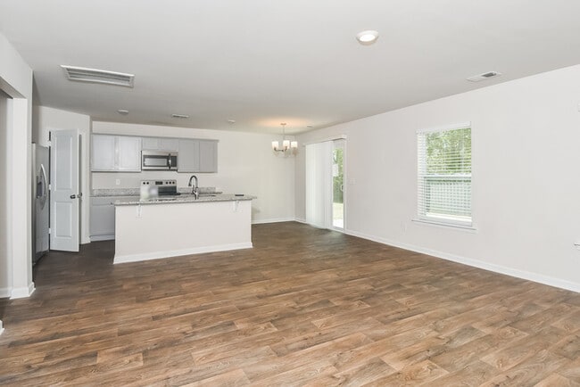 Photo - 107 Bent Holly Dr