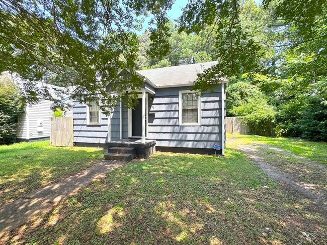 Photo - 6232 Alexander St