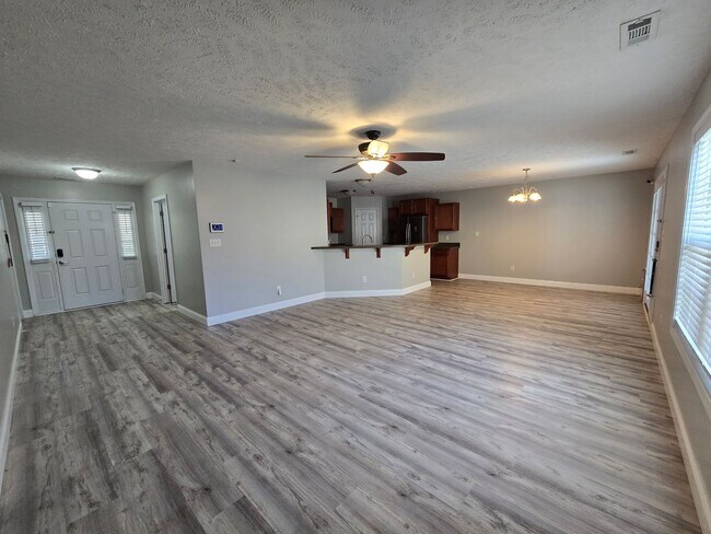 Photo - 362 Broad Dr