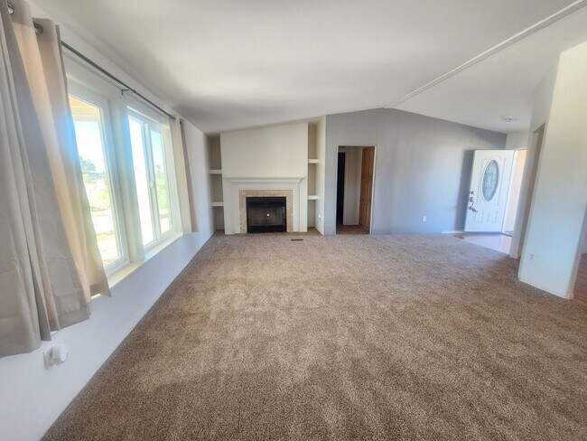 Photo - Sunmore Estates Large 3 Bedroom 2 bath Home