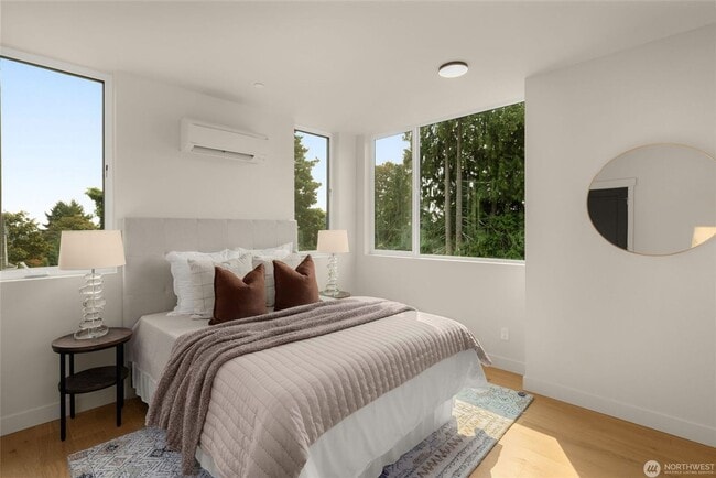 Photo - Brand new live/work unit in heart of Madrona.