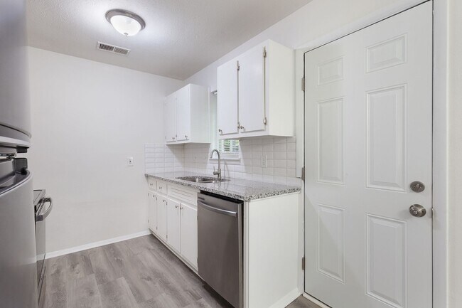 641 Powder Springs St Unit 9