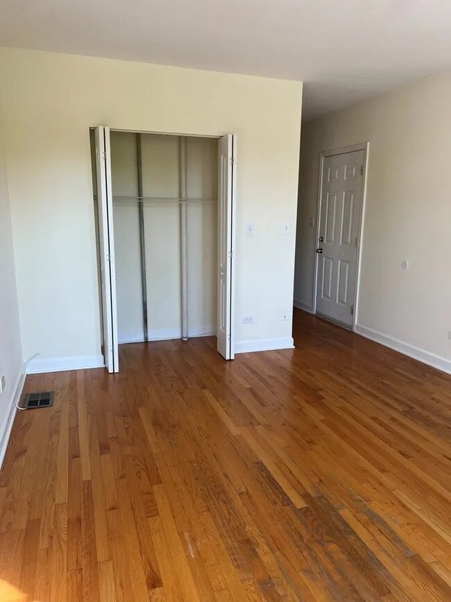 Photo - 3339 N Lamon Ave Unit 2