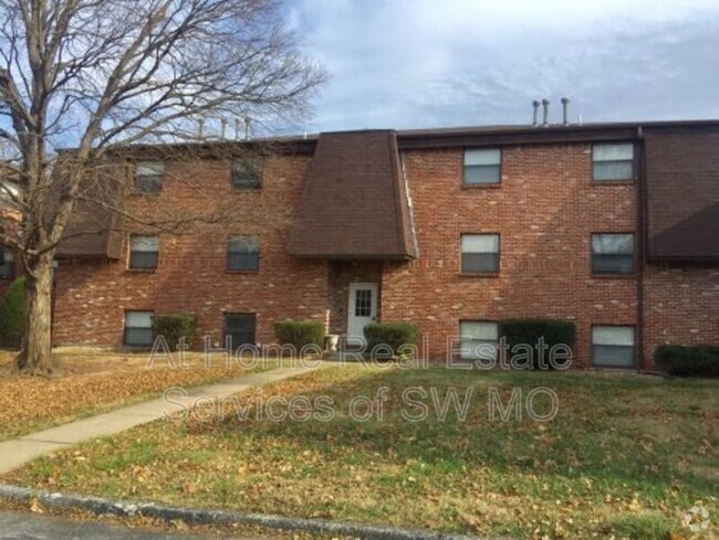 Building Photo - 2850 S Rogers Ave Unit Apt #10