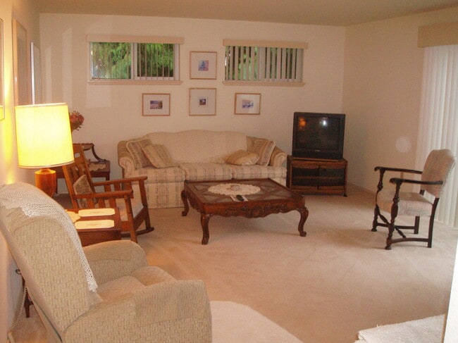 Photo - 515 16th Ave SE