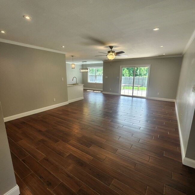 Photo - 115 Blue Bird Ln