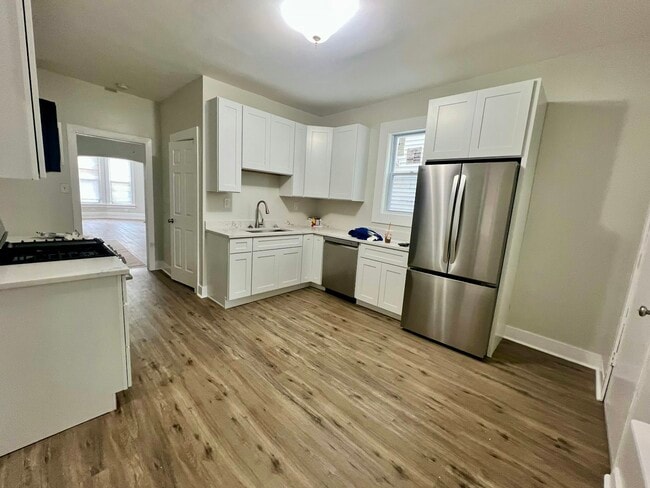 Building Photo - 1742 N Saint Louis Ave Unit 2