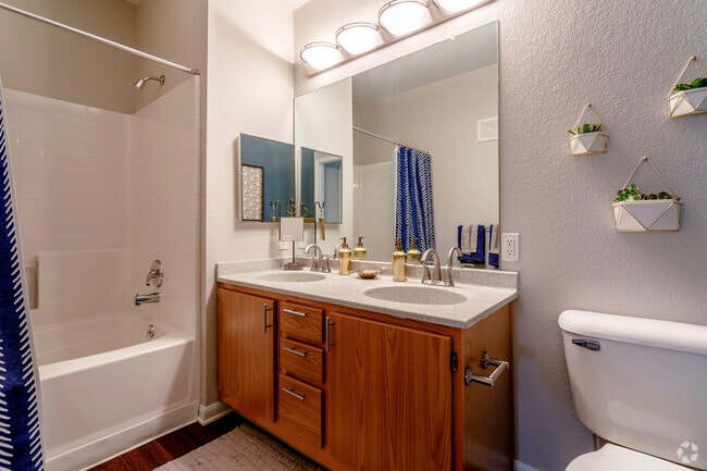 2BR, 2BA - The Seasons At Horsetooth Crossing