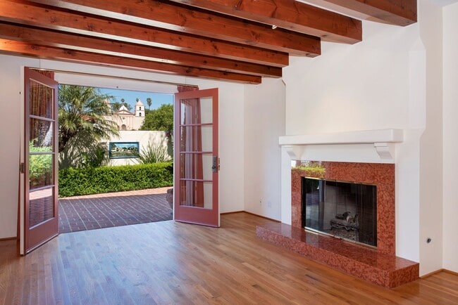 Photo - Iconic Upper East Setting with Front-Row Views of the Mission!