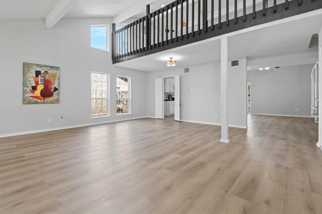 Photo - 3323 Peachwood Ln
